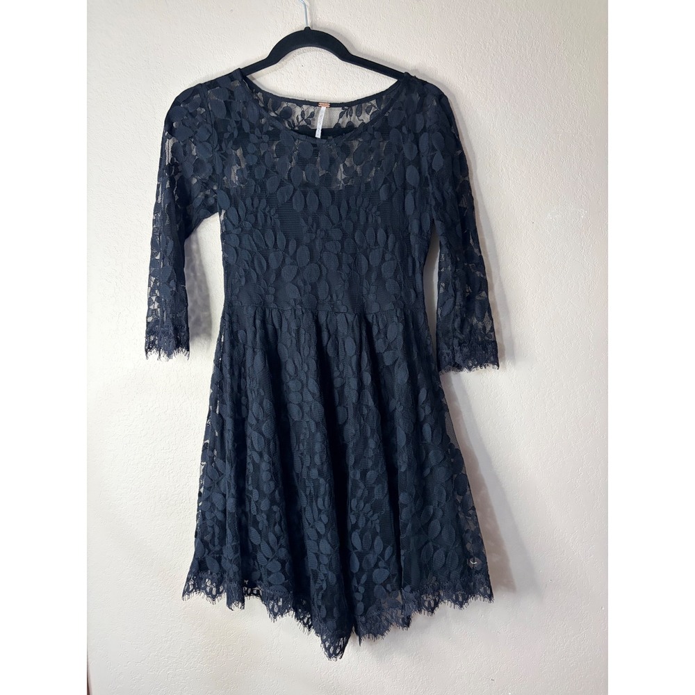 Free People Black Floral Lace Fit Flare Dress 3/4 Sleeve Eyelash Trim Size 2